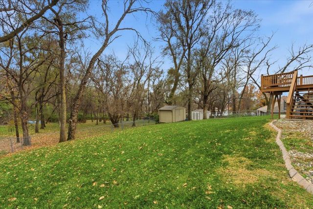 733 PARKWILD Drive, Council Bluffs, IA 51503