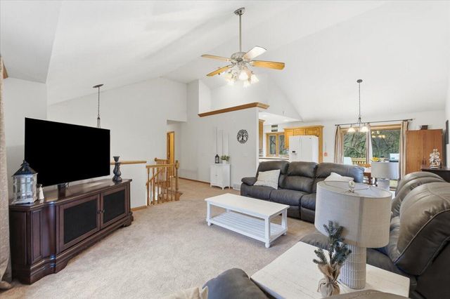 733 PARKWILD Drive, Council Bluffs, IA 51503