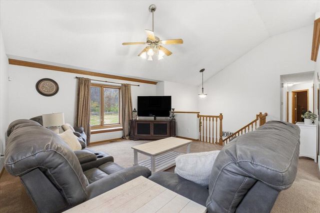 733 PARKWILD Drive, Council Bluffs, IA 51503