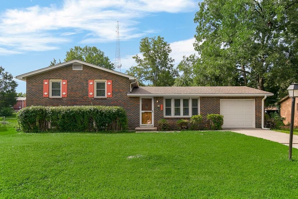 1103 NE 69th Street, Kansas City, MO 64118