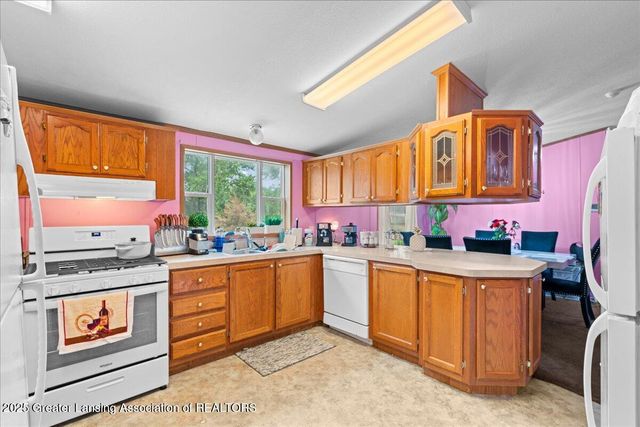 416 W Holmes Road, Lansing, MI 48910