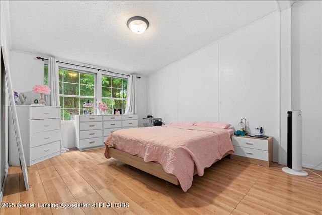 416 W Holmes Road, Lansing, MI 48910