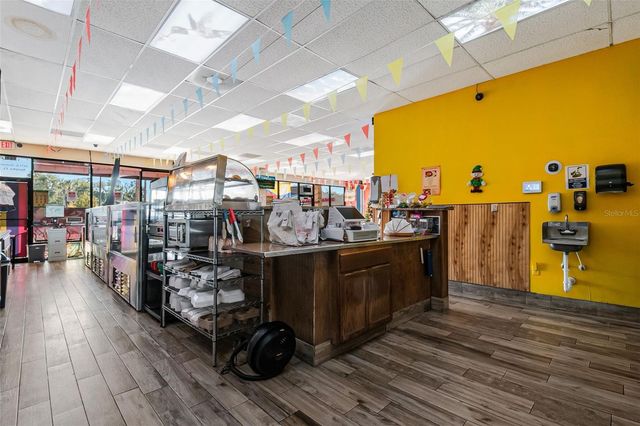 2471 E SEMORAN BOULEVARD, Apopka, FL 32703