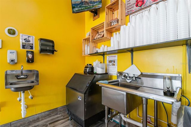 2471 E SEMORAN BOULEVARD, Apopka, FL 32703