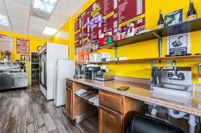 2471 E SEMORAN BOULEVARD, Apopka, FL 32703