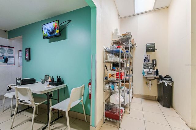 2471 E SEMORAN BOULEVARD, Apopka, FL 32703