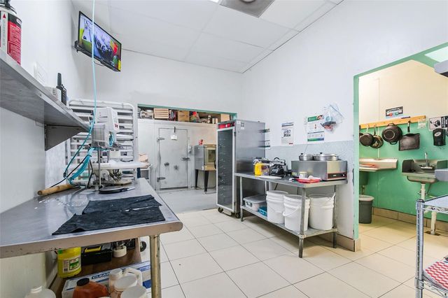 2471 E SEMORAN BOULEVARD, Apopka, FL 32703