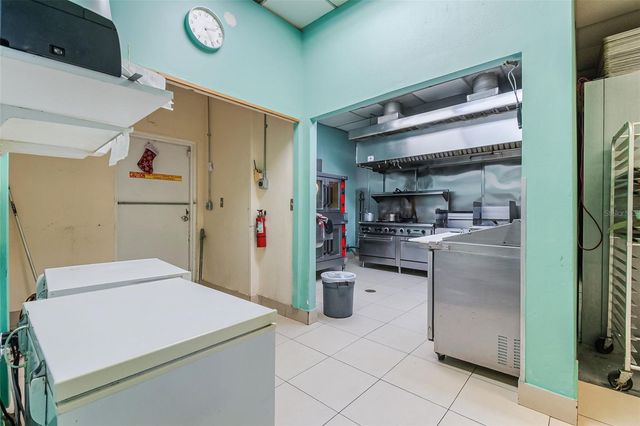 2471 E SEMORAN BOULEVARD, Apopka, FL 32703