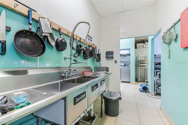 2471 E SEMORAN BOULEVARD, Apopka, FL 32703