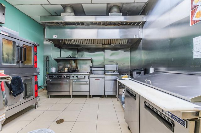 2471 E SEMORAN BOULEVARD, Apopka, FL 32703