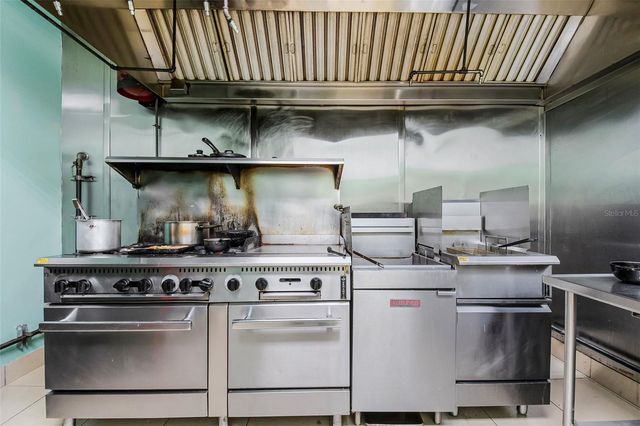 2471 E SEMORAN BOULEVARD, Apopka, FL 32703