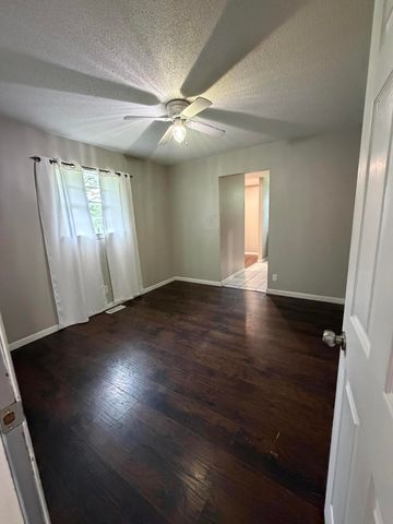 1144 Ridgeway Road, Lafayette, GA 30728