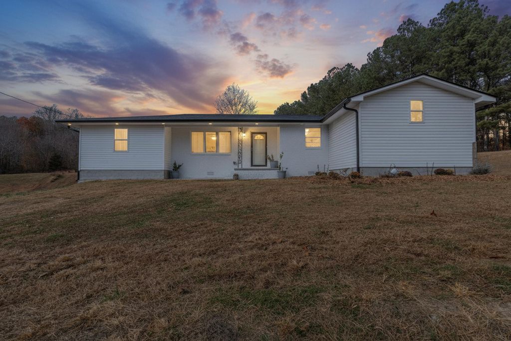 1144 Ridgeway Road, Lafayette, GA 30728