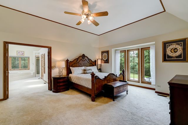 8701 LAKE RIDGE Drive, Darien, IL 60561