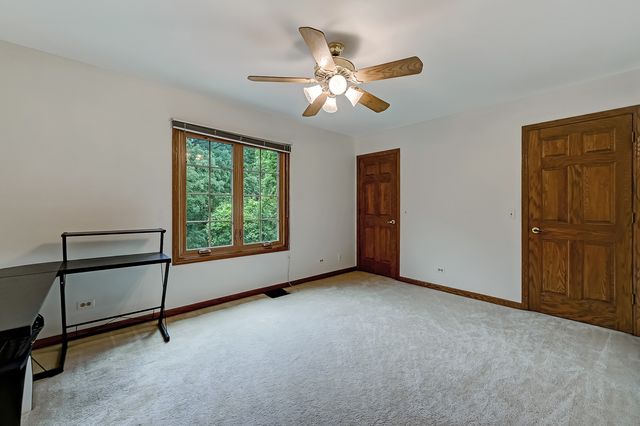 8701 LAKE RIDGE Drive, Darien, IL 60561