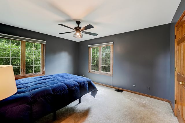 8701 LAKE RIDGE Drive, Darien, IL 60561