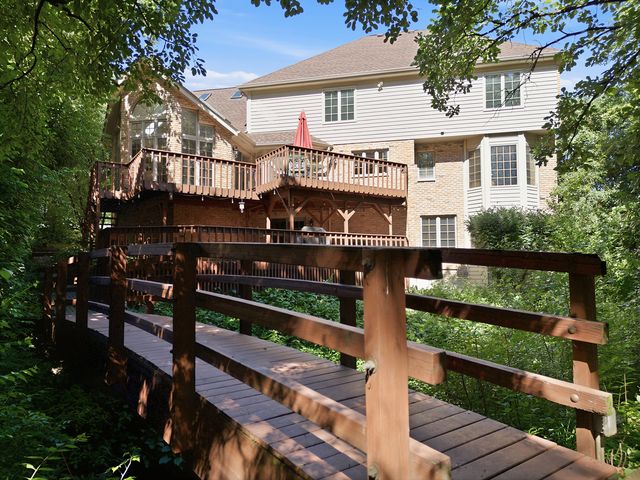 8701 LAKE RIDGE Drive, Darien, IL 60561