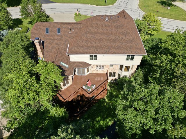 8701 LAKE RIDGE Drive, Darien, IL 60561