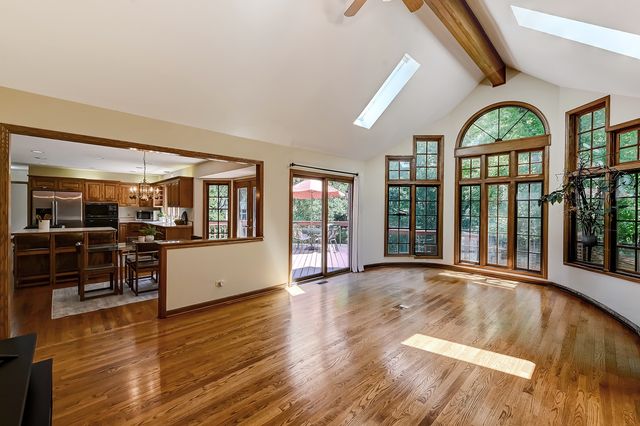 8701 LAKE RIDGE Drive, Darien, IL 60561