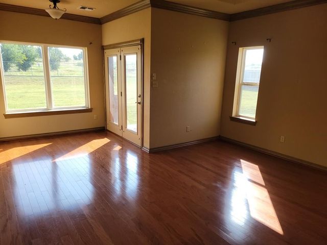 642 NE Valley View Rd, Lawton, OK 73501