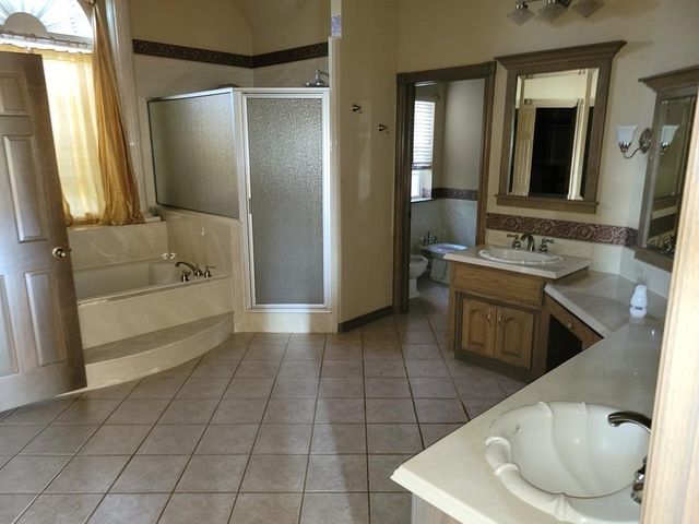 642 NE Valley View Rd, Lawton, OK 73501