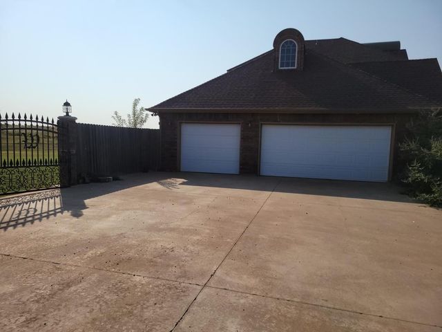 642 NE Valley View Rd, Lawton, OK 73501