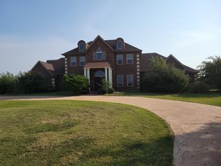 642 NE Valley View Rd, Lawton, OK 73501
