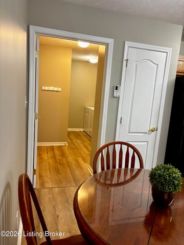 7507 Pony Haven Dr, Louisville, KY 40214