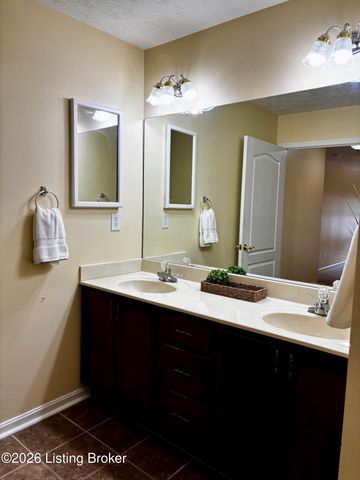 7507 Pony Haven Dr, Louisville, KY 40214