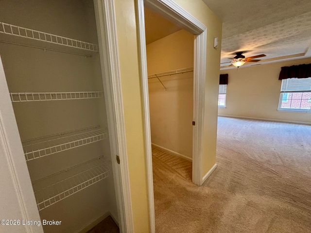 7507 Pony Haven Dr, Louisville, KY 40214