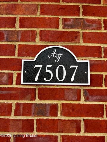 7507 Pony Haven Dr, Louisville, KY 40214