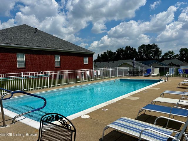 7507 Pony Haven Dr, Louisville, KY 40214