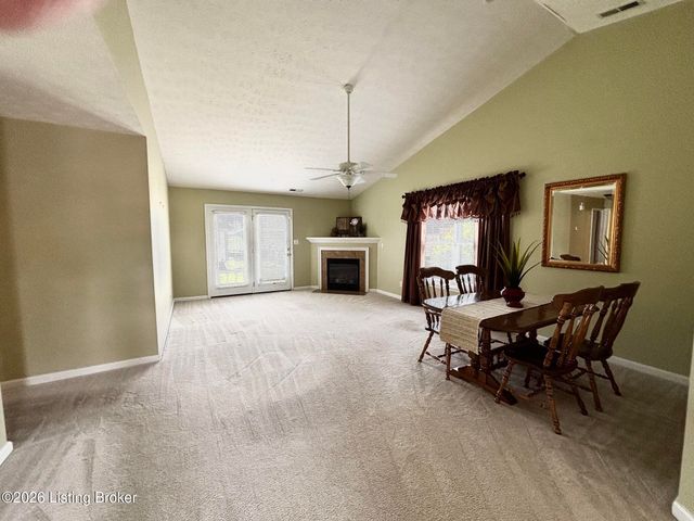 7507 Pony Haven Dr, Louisville, KY 40214