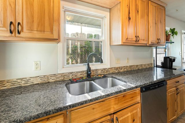 510 Wyoming Street E, Saint Paul, MN 55107