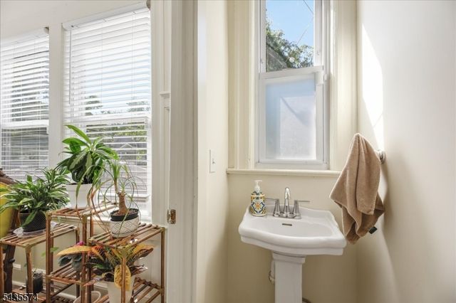 33 Morse Ave, East Orange City, NJ 07017