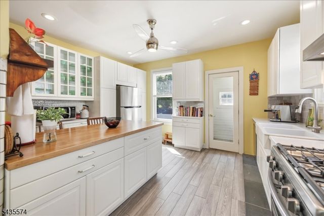 33 Morse Ave, East Orange City, NJ 07017