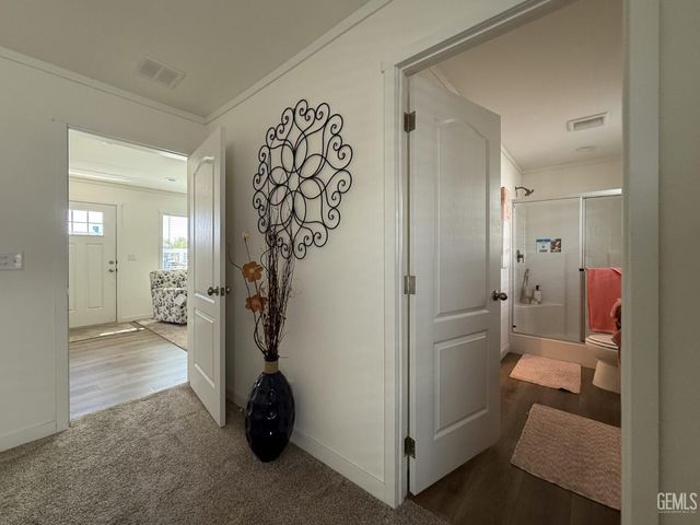 21 Northrup Street, Bakersfield, CA 93307