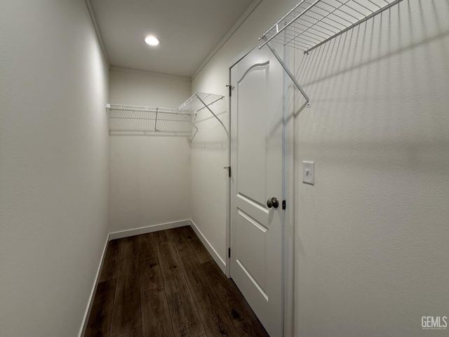 21 Northrup Street, Bakersfield, CA 93307