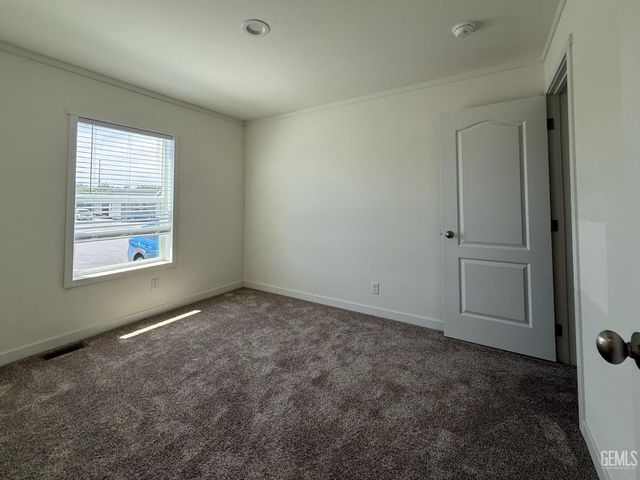 21 Northrup Street, Bakersfield, CA 93307