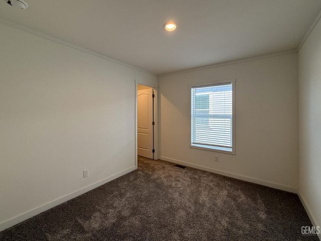 21 Northrup Street, Bakersfield, CA 93307