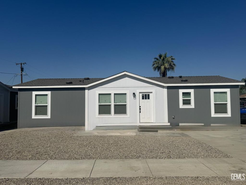 21 Northrup Street, Bakersfield, CA 93307