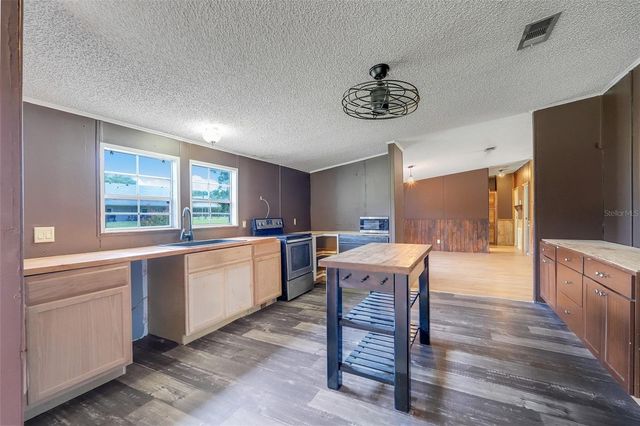 21301 QUAIL HAMMOCK LANE, Groveland, FL 34736