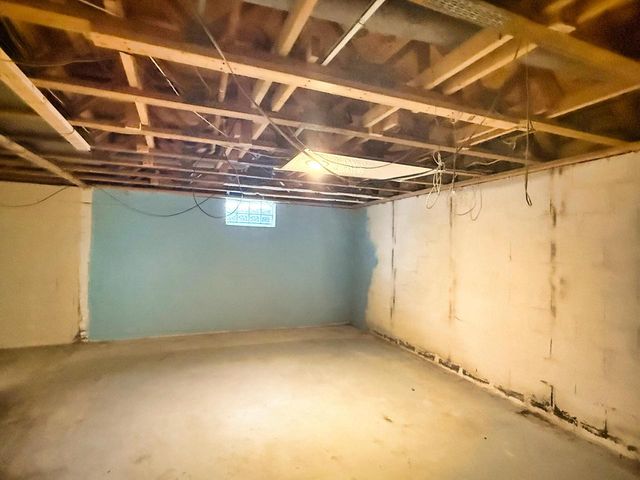 1228 Lakeview AVENUE, South Milwaukee, WI 53172