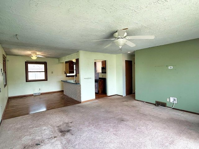 1228 Lakeview AVENUE, South Milwaukee, WI 53172