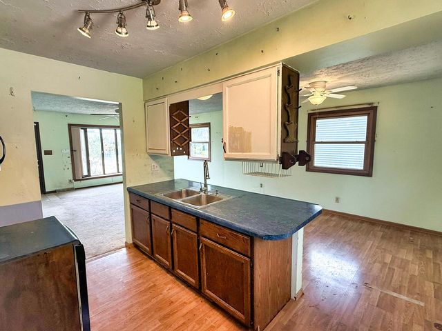 1228 Lakeview AVENUE, South Milwaukee, WI 53172