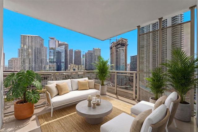 350 S Miami Ave 2006, Miami, FL 33130