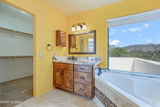765 S Shadowtree Place, Tucson, AZ 85748