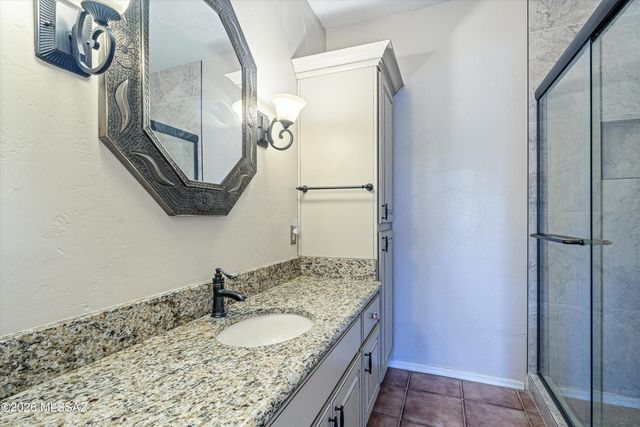 765 S Shadowtree Place, Tucson, AZ 85748