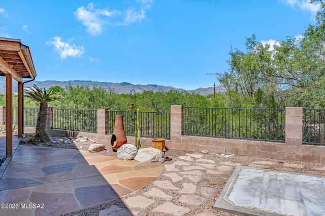 765 S Shadowtree Place, Tucson, AZ 85748