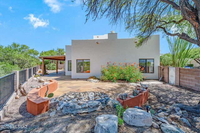 765 S Shadowtree Place, Tucson, AZ 85748